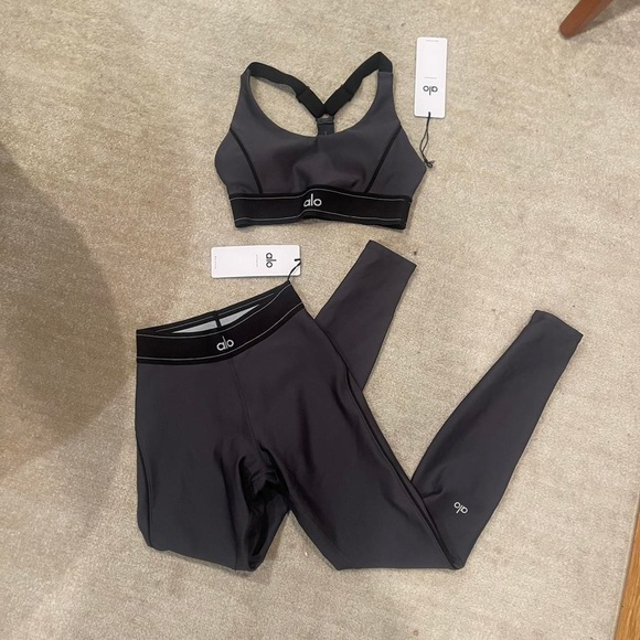 ALO Yoga Pants - alo yoga sports bra and leggings suit up set xs